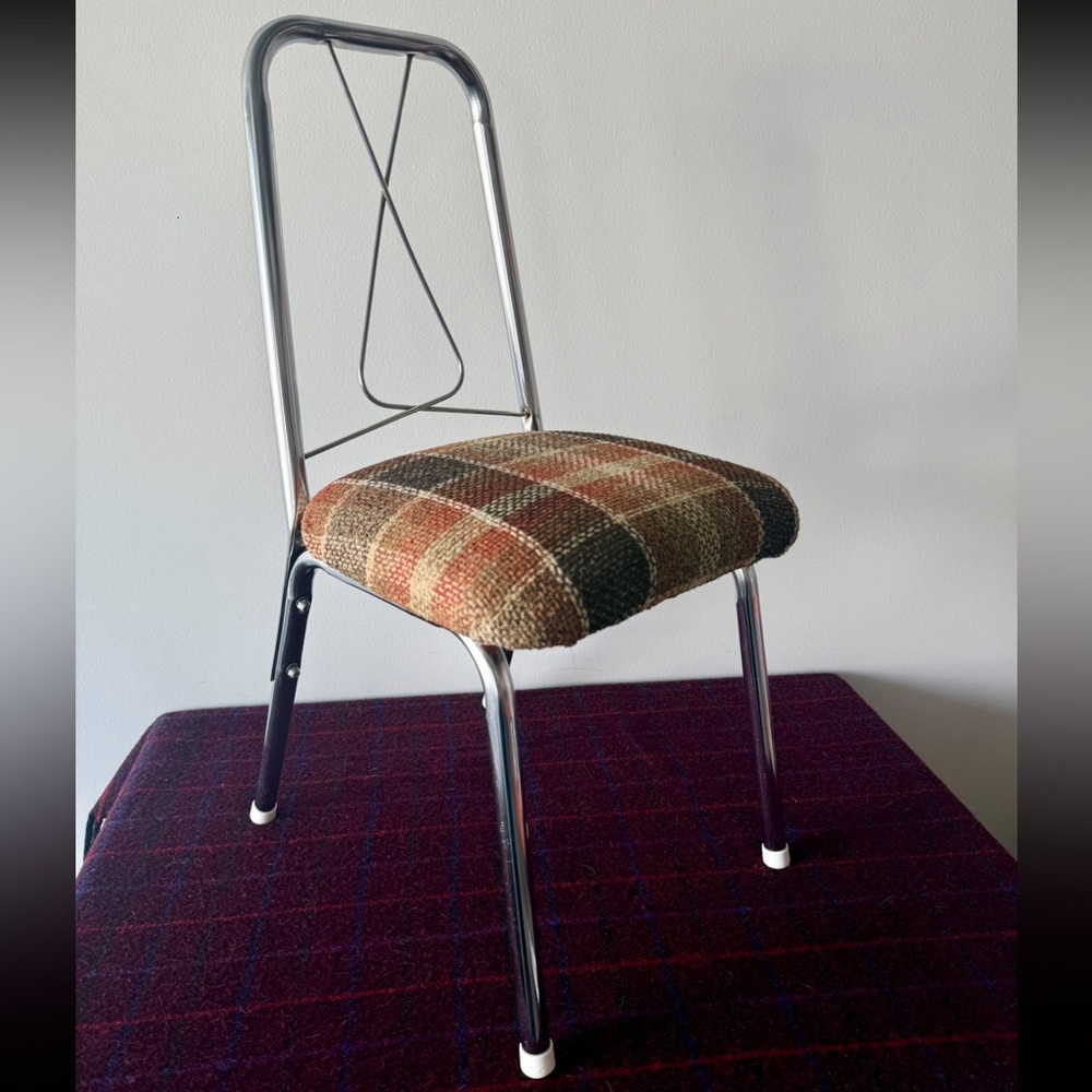 Small 12x15x25.5" Mid Century Chrome Metal Chair Tartan Plaid Fabric Seat
